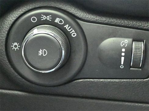 Used 2021 Dodge Durango SXT image 27