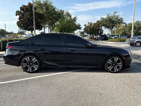 Used 2023 BMW i7 xDrive60 AWD/4WD image 2