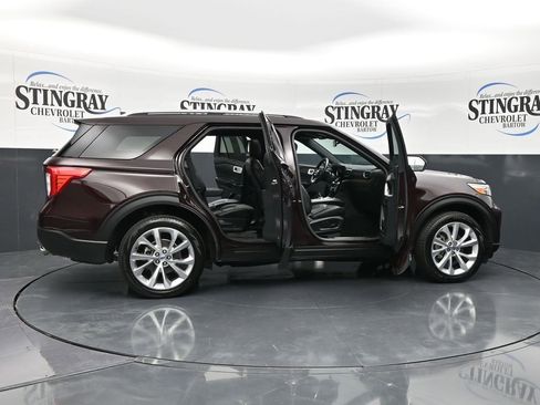 Used 2023 Ford Explorer Platinum w/ Equipment Group 601A image 27