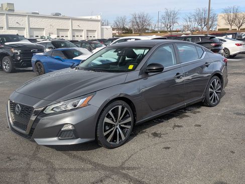 Used 2022 Nissan Altima 2.5 SR image 5