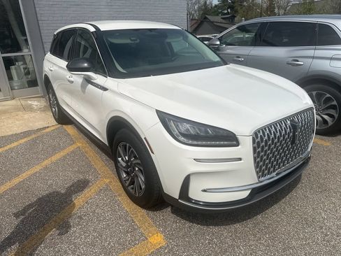 Used 2023 Lincoln Corsair FWD image 2