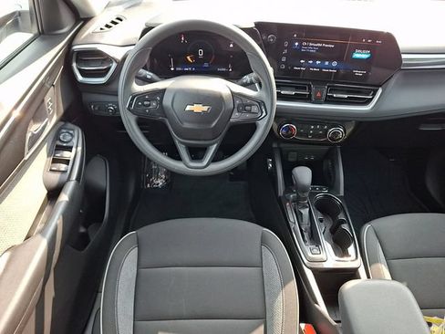 Used 2024 Chevrolet TrailBlazer LT w/ Driver Confidence Package AWD/4WD image 11