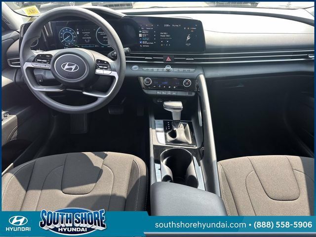 Certified 2024 Hyundai Elantra Blue FWD image 14