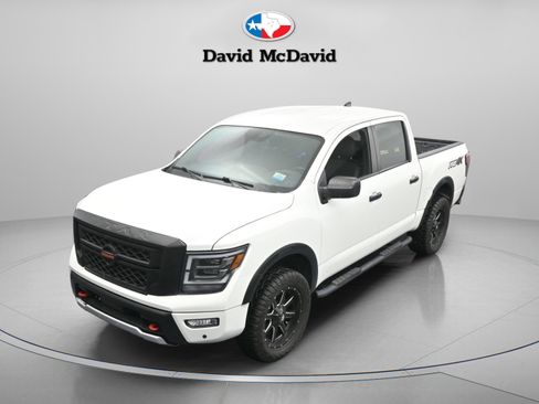 Used 2022 Nissan Titan PRO-4X w/ Pro-4x Utility Package image 23