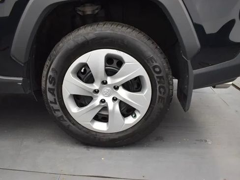 Used 2023 Toyota RAV4 LE AWD/4WD image 34