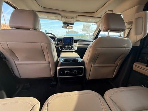 Used 2024 Ford Expedition Max Limited image 12