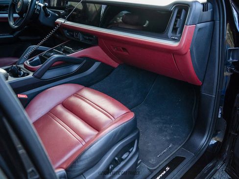 Used 2024 Porsche Cayenne S image 38