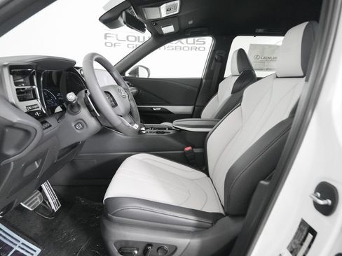 New 2026 Lexus TX 500h AWD image 8