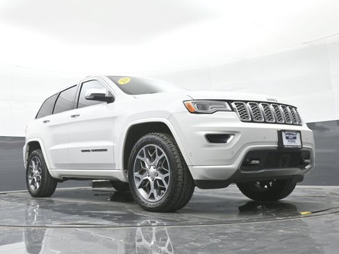 Used 2020 Jeep Grand Cherokee Overland AWD/4WD image 41