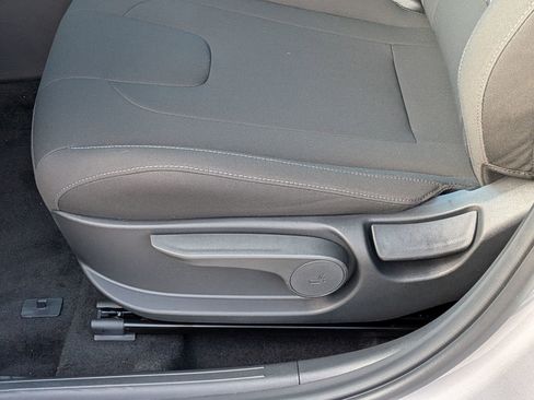 New 2026 Hyundai Elantra SEL Sport image 18