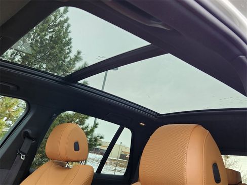 Used 2024 BMW X5 xDrive40i w/ M Sport Package image 27