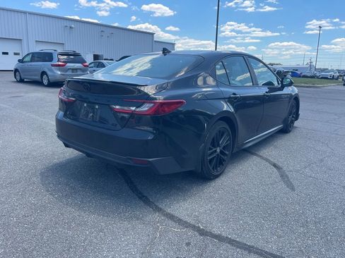 Used 2025 Toyota Camry SE FWD image 5