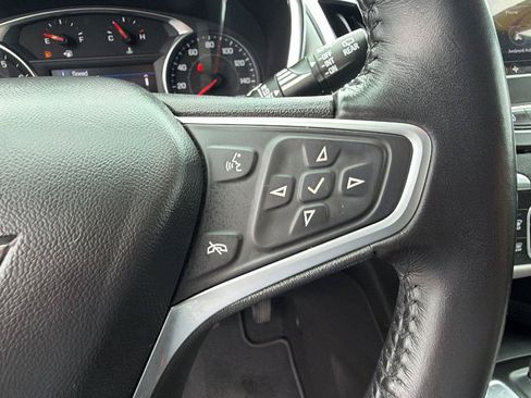 Used 2022 Chevrolet Equinox LT FWD image 26