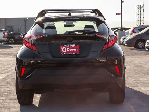Used 2020 Toyota C-HR XLE FWD image 5