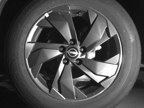 Used 2025 Nissan Rogue SV FWD image 14