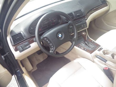 Used 2005 BMW 325i Sedan RWD image 7