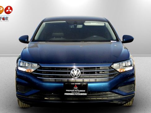 Used 2021 Volkswagen Jetta SE w/ SE Cold Weather Package image 3