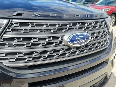 Certified 2021 Ford Explorer XLT w/ Equipment Group 202A image 7