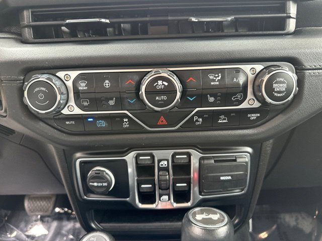 Used 2024 Jeep Wrangler High Altitude AWD/4WD image 36