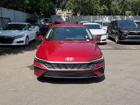 Used 2024 Hyundai Elantra SEL FWD image 2