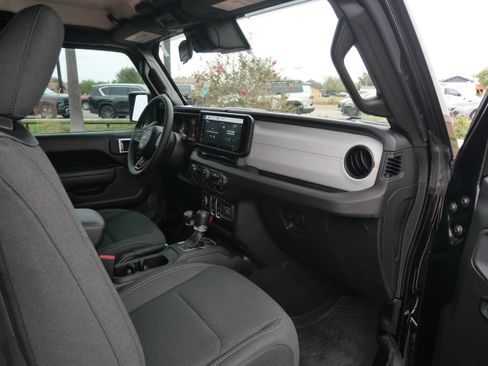 Used 2024 Jeep Wrangler Sport S image 10