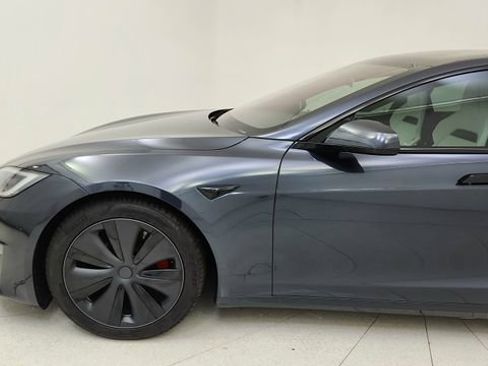 Used 2025 Tesla Model S Plaid image 9