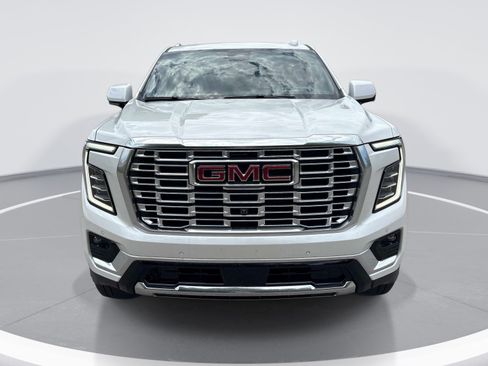 Used 2025 GMC Yukon Denali w/ Denali Reserve Package AWD/4WD image 2