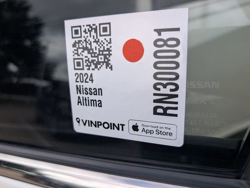 Used 2024 Nissan Altima 2.5 SR w/ SR Premium Package FWD image 29