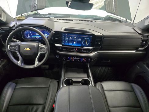 Used 2025 Chevrolet Silverado 3500 LTZ w/ LTZ Convenience Package image 18