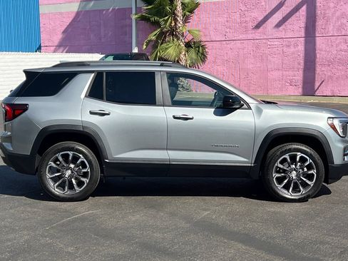 New 2027 GMC Terrain Elevation w/ Elevation Premium Package FWD image 3