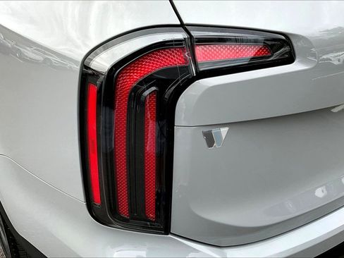 Used 2025 Kia Telluride EX X-Line AWD/4WD image 23