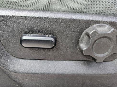 Used 2016 Ford F250 XLT w/ XLT Premium Package image 7