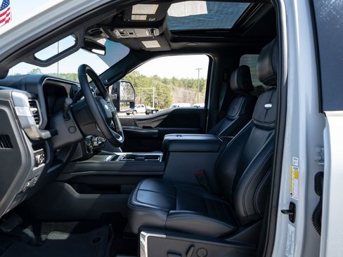 Used 2025 Ford F250 Platinum AWD/4WD image 29