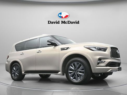 Used 2023 INFINITI QX80 Premium Select w/ All-Season Package image 27