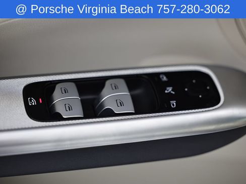 Used 2025 Mercedes-Benz GLC 300 4MATIC image 24