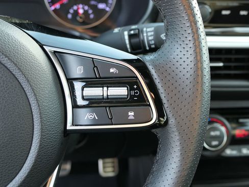 Used 2024 Kia Forte GT-Line w/ GT-Line Premium Package image 15