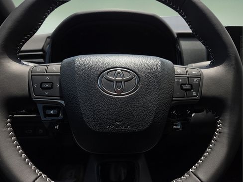 New 2026 Toyota Camry SE FWD image 25