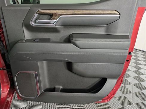 Used 2024 GMC Sierra 1500 Elevation image 35