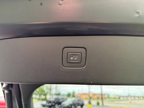 Used 2025 Buick Envista Sport Touring w/ Convenience I Package FWD image 17