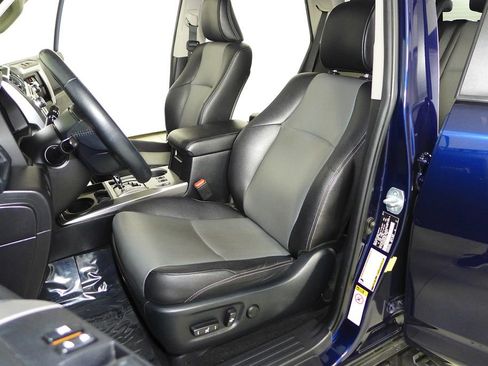 Used 2018 Toyota 4Runner SR5 Premium image 22