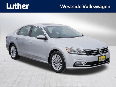 Used 2017 Volkswagen Passat 1.8T SE image 1