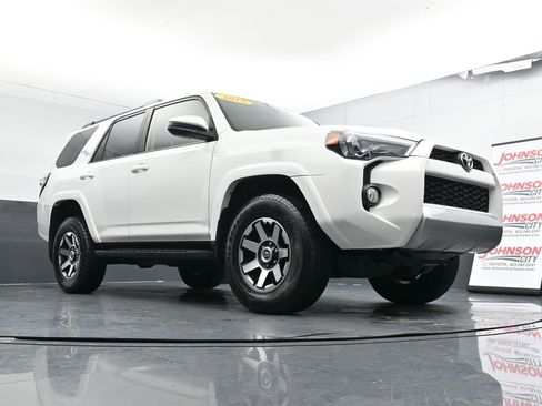 Used 2019 Toyota 4Runner TRD Off-Road image 32
