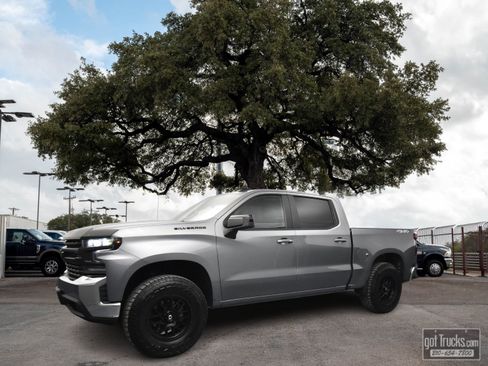 Used 2021 Chevrolet Silverado 1500 LT image 1