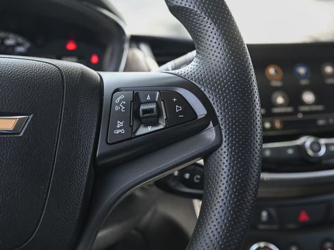 Used 2022 Chevrolet Trax LS w/ Tint and Cruise Package AWD/4WD image 23