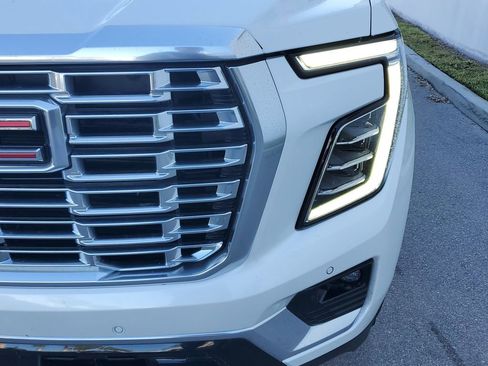 Certified 2025 GMC Yukon XL Denali image 11