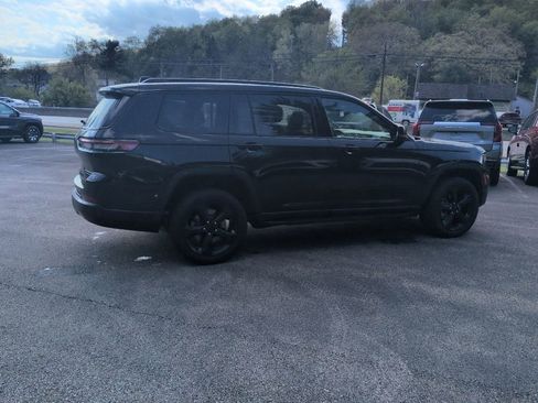 Used 2024 Jeep Grand Cherokee L Limited w/ Black Appearance Package AWD/4WD image 9