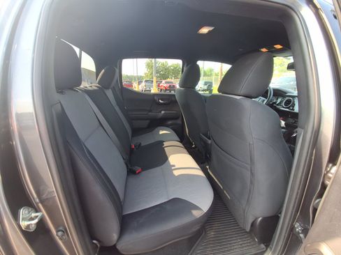 Used 2020 Toyota Tacoma TRD Sport w/ Technology Package RWD image 13