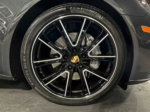 Used 2018 Porsche Panamera 4S AWD/4WD image 9
