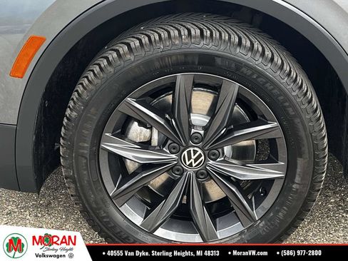 Used 2022 Volkswagen Tiguan SE AWD/4WD image 9