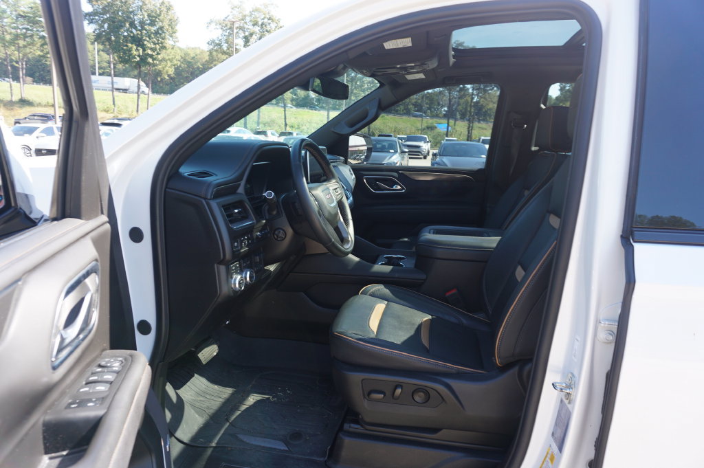 Used 2024 GMC Yukon AT4 w/ AT4 Premium Plus Package AWD/4WD image 2